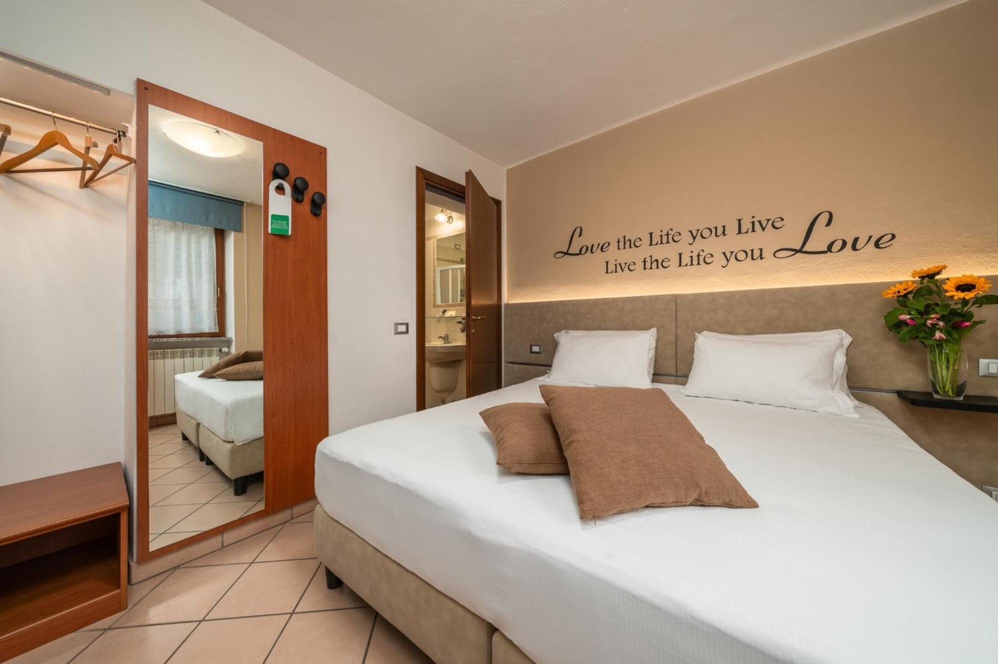 Hotel Oasi Verde Bienno Kültér fotó